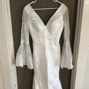 Elegant White Lace Wedding Dress